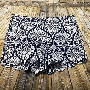 Crown & Ivy Blue White Damask Pineapple Print Scalloped Hem Shorts